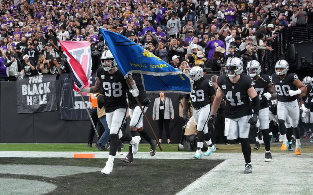 NFL Week 15 Recap: The Raiders throttled the Chargers on TNF